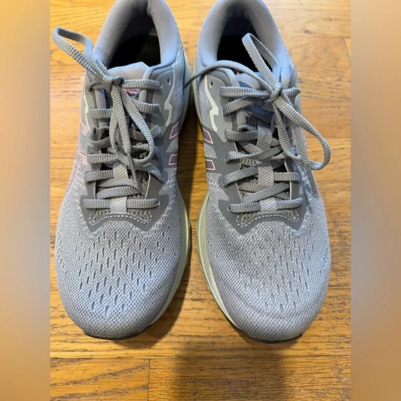 WOMEN'S ASICS GT 1000 11 RUNNING SHOES Size 10 /athletic / training / outdoors - Picture 2 of 8